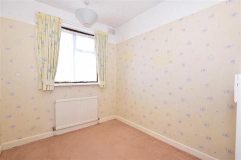 33 Almond Close, Havant, PO9 3LP