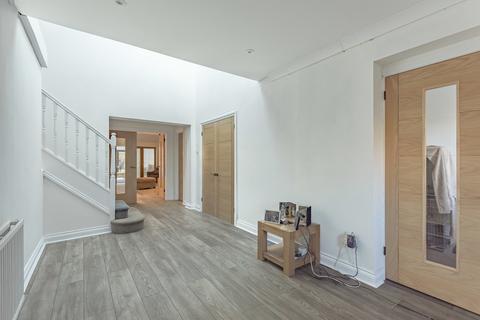 40 The Drive, Esher, KT10 8DJ