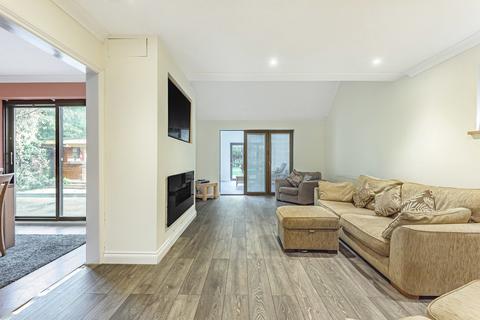 40 The Drive, Esher, KT10 8DJ