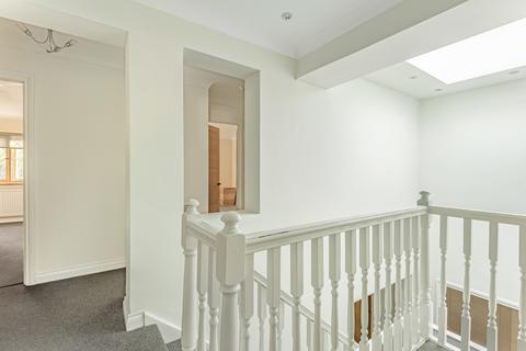 40 The Drive, Esher, KT10 8DJ