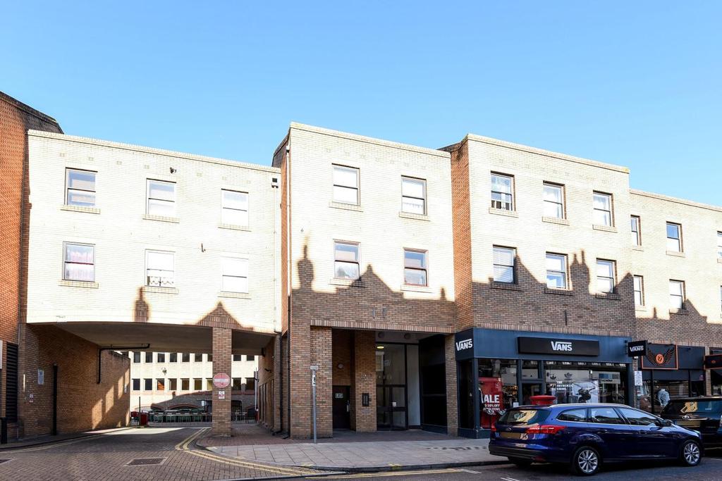 Fife Road, Kingston upon Thames 1 bed flat £325,000