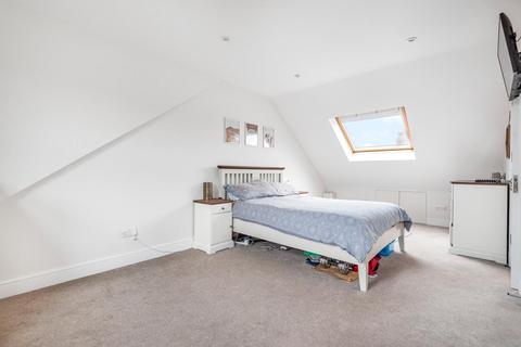 Flat 1, 2a Caithness Road, Mitcham, CR4 2EU