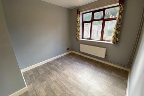 8 Birchfield Crescent, Stourbridge, DY9 9BX