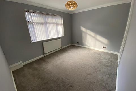 8 Birchfield Crescent, Stourbridge, DY9 9BX