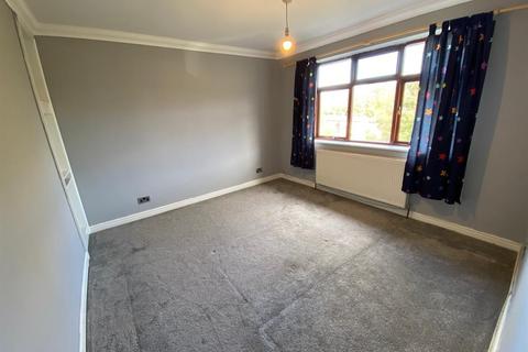 8 Birchfield Crescent, Stourbridge, DY9 9BX