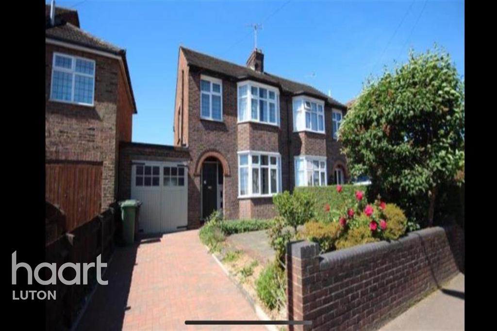 Ashcroft Road, Stopsley 3 bed semidetached house £1,350 pcm (£312 pw)