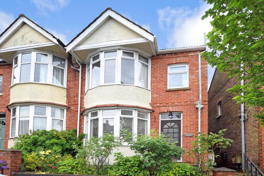 Osborne Road Brighton BN1 4 bed semidetached house £1,850 pcm (£427 pw)