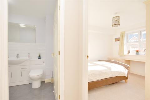 104 Basevi Way, London, SE8 3JT