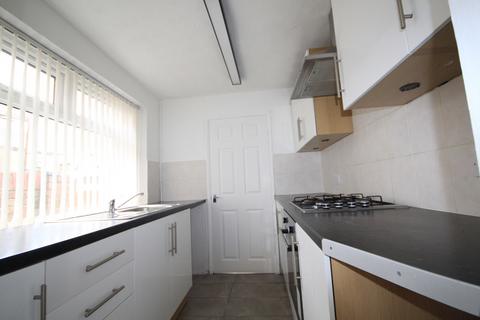 2 bedroom terraced house to rent, White St, Hull, HU3
