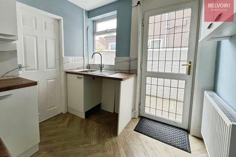 3 bedroom terraced house to rent, Tiverton Street, Cleethorpes, DN35