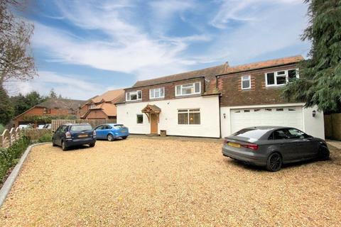 5 bedroom detached house to rent, Wokingham Road, Earley, Reading, Berkshire, RG6