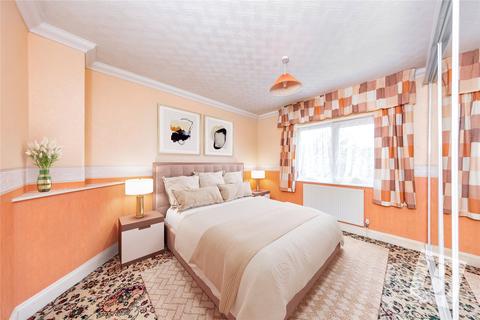 22 Anstead Drive, Rainham, RM13 7QS