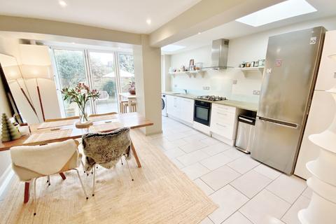 4 bedroom terraced house to rent, Cunnington Street, Chiswick W4