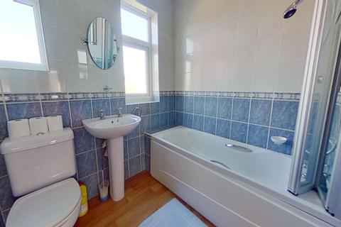 3 Gloucester Road, Romford, RM1 1QJ