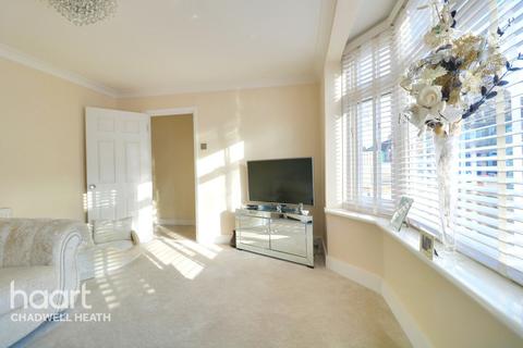 85a Kenneth Road, Romford, RM6 6LP