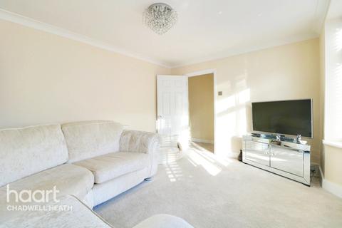 85a Kenneth Road, Romford, RM6 6LP