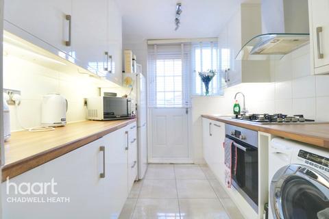 85a Kenneth Road, Romford, RM6 6LP