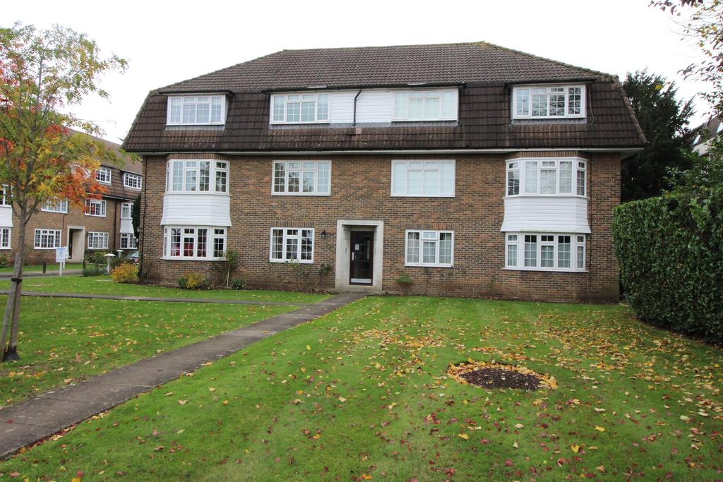 London Road, North Cheam SM3 2 bed flat for sale £320,000