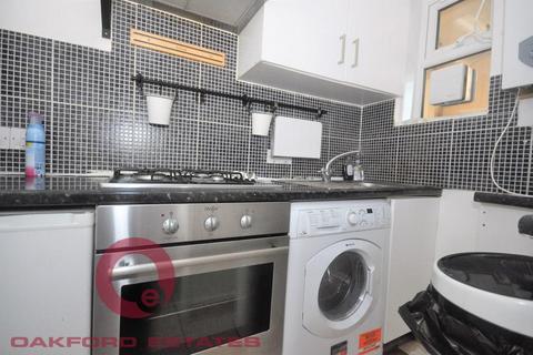 Studio to rent, Augustus Street, Euston, London NW1