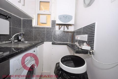 Studio to rent, Augustus Street, Euston, London NW1