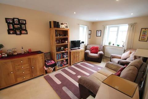 1b Dudley Road, Ashford, TW15 2LE