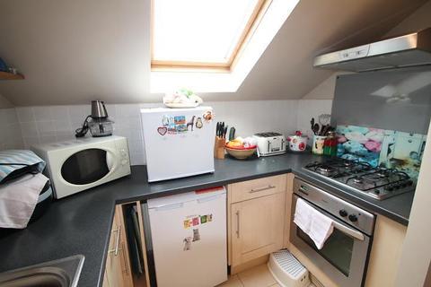 1b Dudley Road, Ashford, TW15 2LE