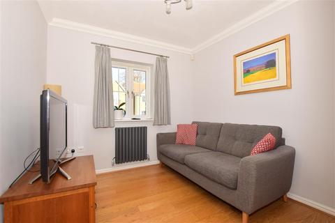 6 Brogdale Place, Ospringe, Faversham, ME13 0AF