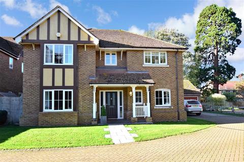 6 Brogdale Place, Ospringe, Faversham, ME13 0AF