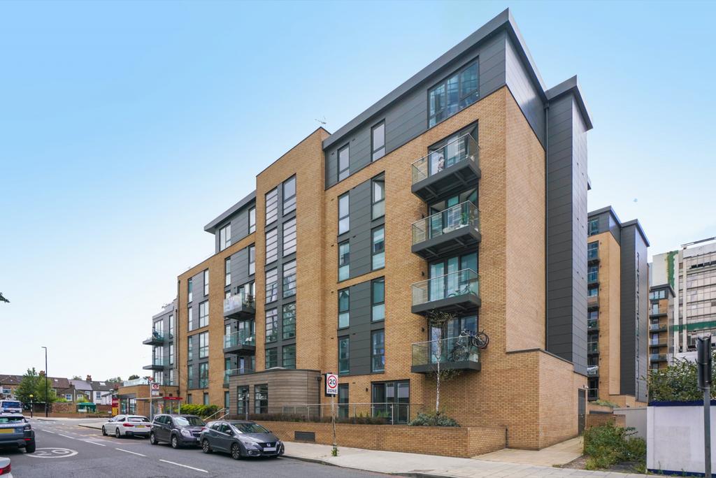 Vale Court, Ealing Road TW8 2 bed flat £449,950