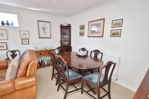 9 Crescent Road, Verwood, BH31 6DA