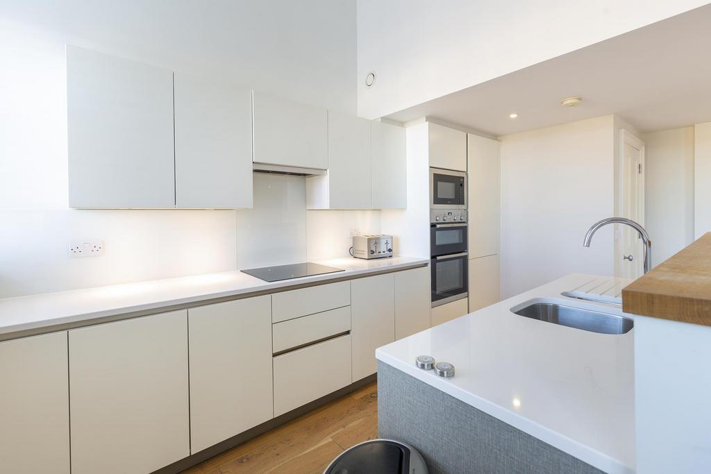 Apartment in Bristol - View 3