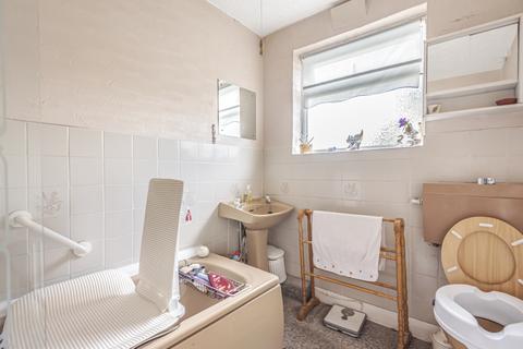 120 Bramdean Crescent, London, SE12 0UH