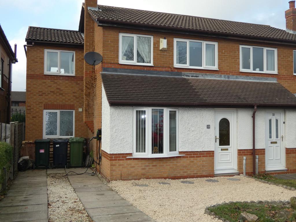 Broad Park, Wardley, Gateshead, Tyne... 4 bed semidetached house £158,000