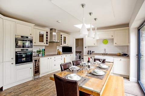 8 The Willows, Windsor, SL4 5UA