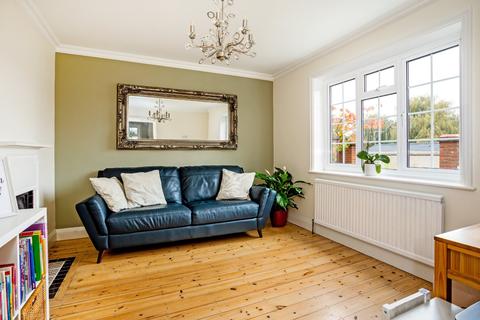 8 The Willows, Windsor, SL4 5UA