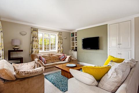 8 The Willows, Windsor, SL4 5UA
