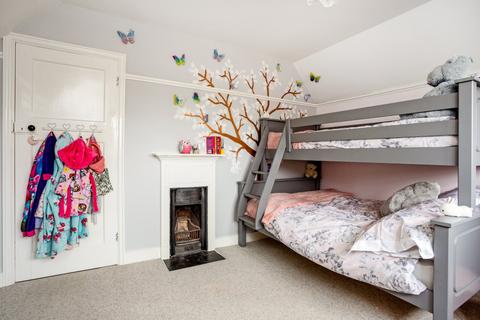 8 The Willows, Windsor, SL4 5UA