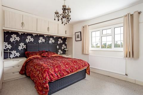 8 The Willows, Windsor, SL4 5UA