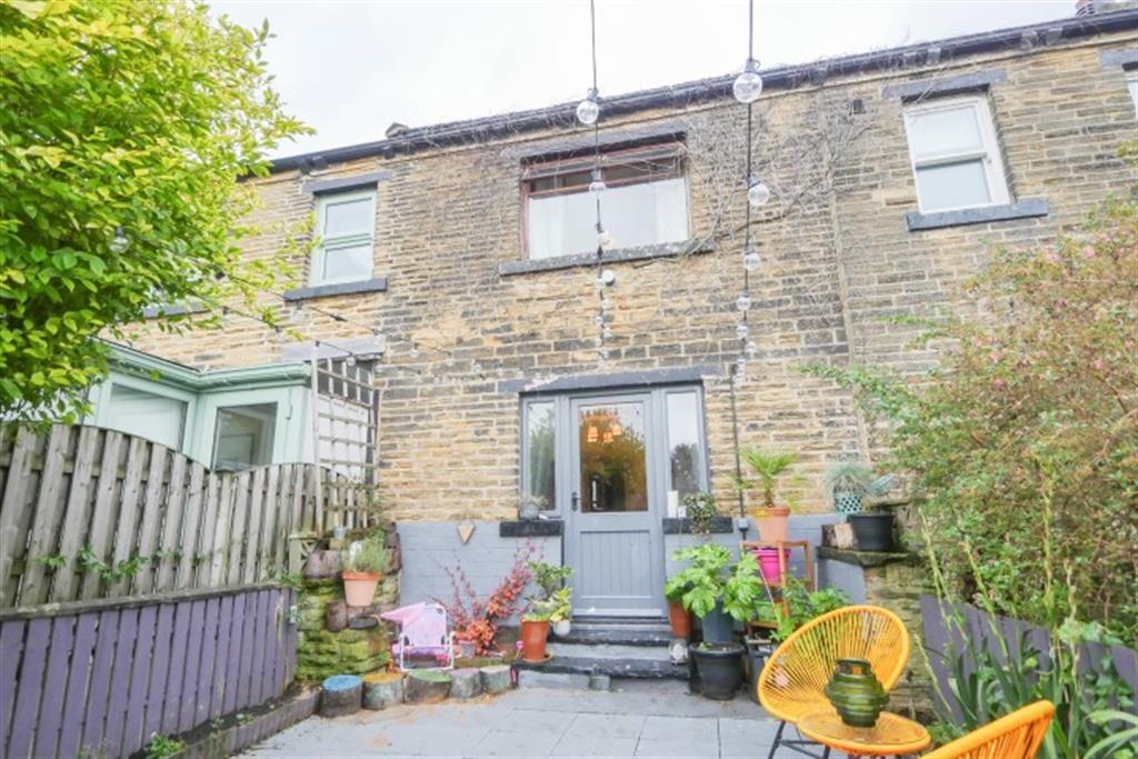 Valley Road, Pudsey, LS28 2 bed terraced house £180,000