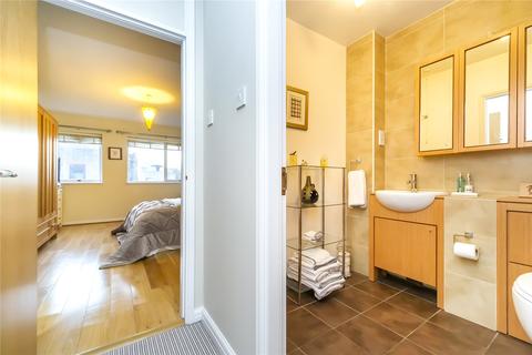 17 Goodhart Place, London, E14 8EG