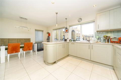 17 Goodhart Place, London, E14 8EG