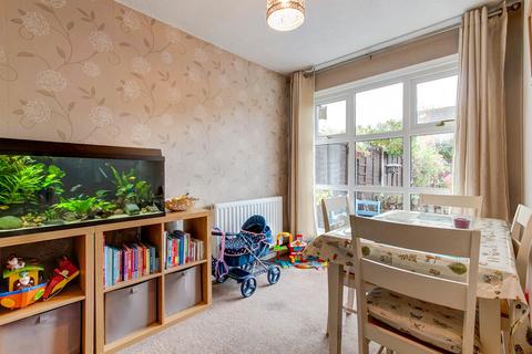 2 Cradley Close, Redditch, B98 0AU