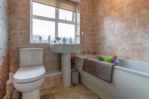 2 Cradley Close, Redditch, B98 0AU