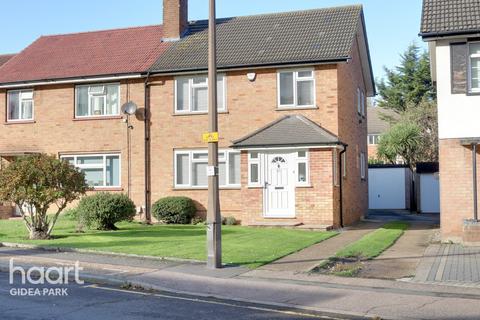 15 Durham Avenue, Romford, RM2 6JJ