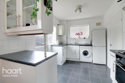 15 Durham Avenue, Romford, RM2 6JJ