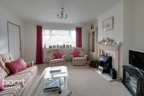 15 Durham Avenue, Romford, RM2 6JJ