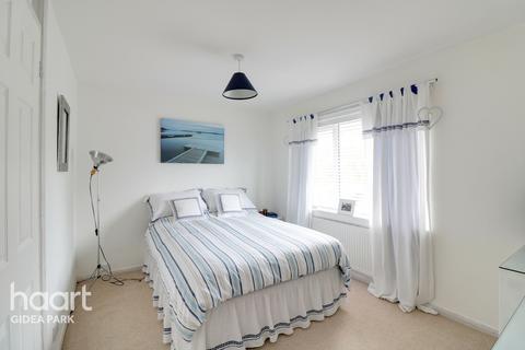 15 Durham Avenue, Romford, RM2 6JJ