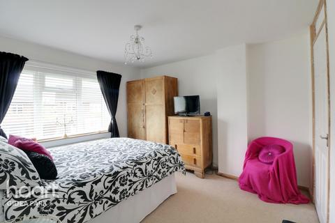 15 Durham Avenue, Romford, RM2 6JJ