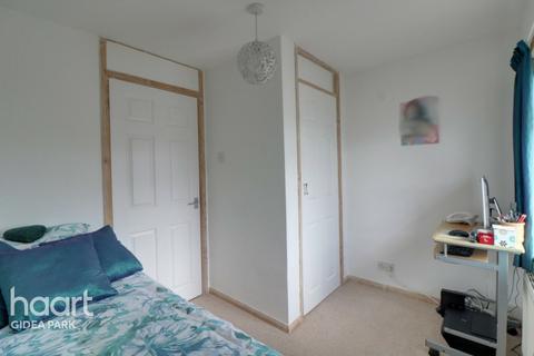 15 Durham Avenue, Romford, RM2 6JJ