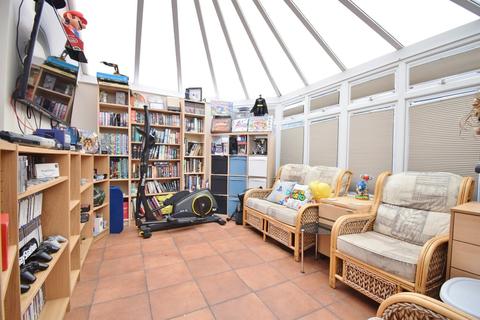 10 Standedge, Wilnecote, Tamworth, B77 4LB